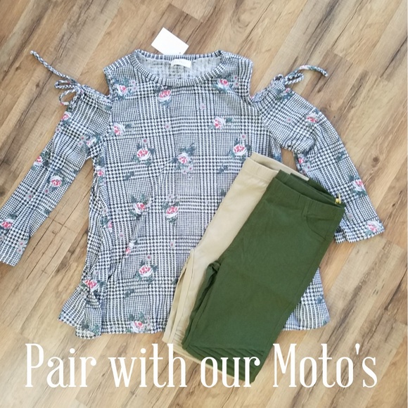 4/$24 SALE - GINGHAM FLORAL LONG SLEEVE TOP - Picture 3 of 6